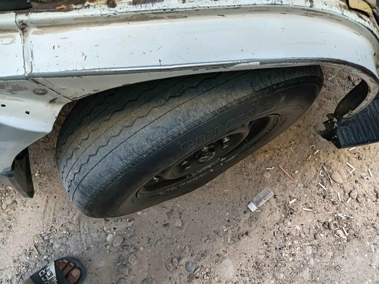 السلام عليكم
جنبي  موديل 14 ناصيه  
مكفوله من الكص والصبغ  والتبديل  
محرك ونجي مجاول  جديد  اكسل  سوبر سيدان 
تخم تاير برجستون  باتري جديد كوري 
مراوح  أماميه وخلفيه 
داخله نظيف  
سيارة حره باسمي  سنوية  لحد 30  رقم انكليزي 
 ثاني  يوم تحويل 
السعر   88  وبيه مجال 
بغداد شهداء السيديه 
واتساب ***********
  0787976863
