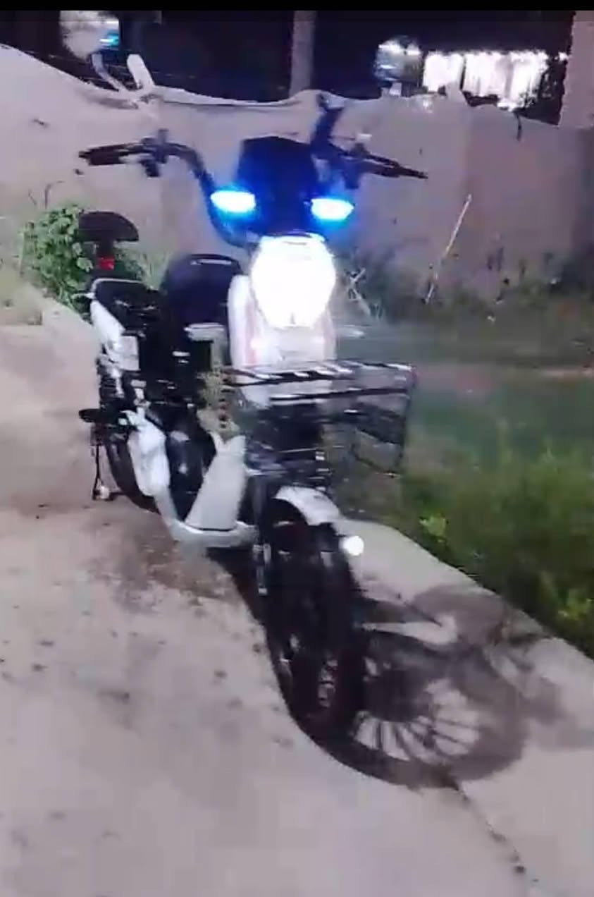 سلام عليكم  بايسكلال البيع موديل2025  مكان الحسينيه لا تصال***********
