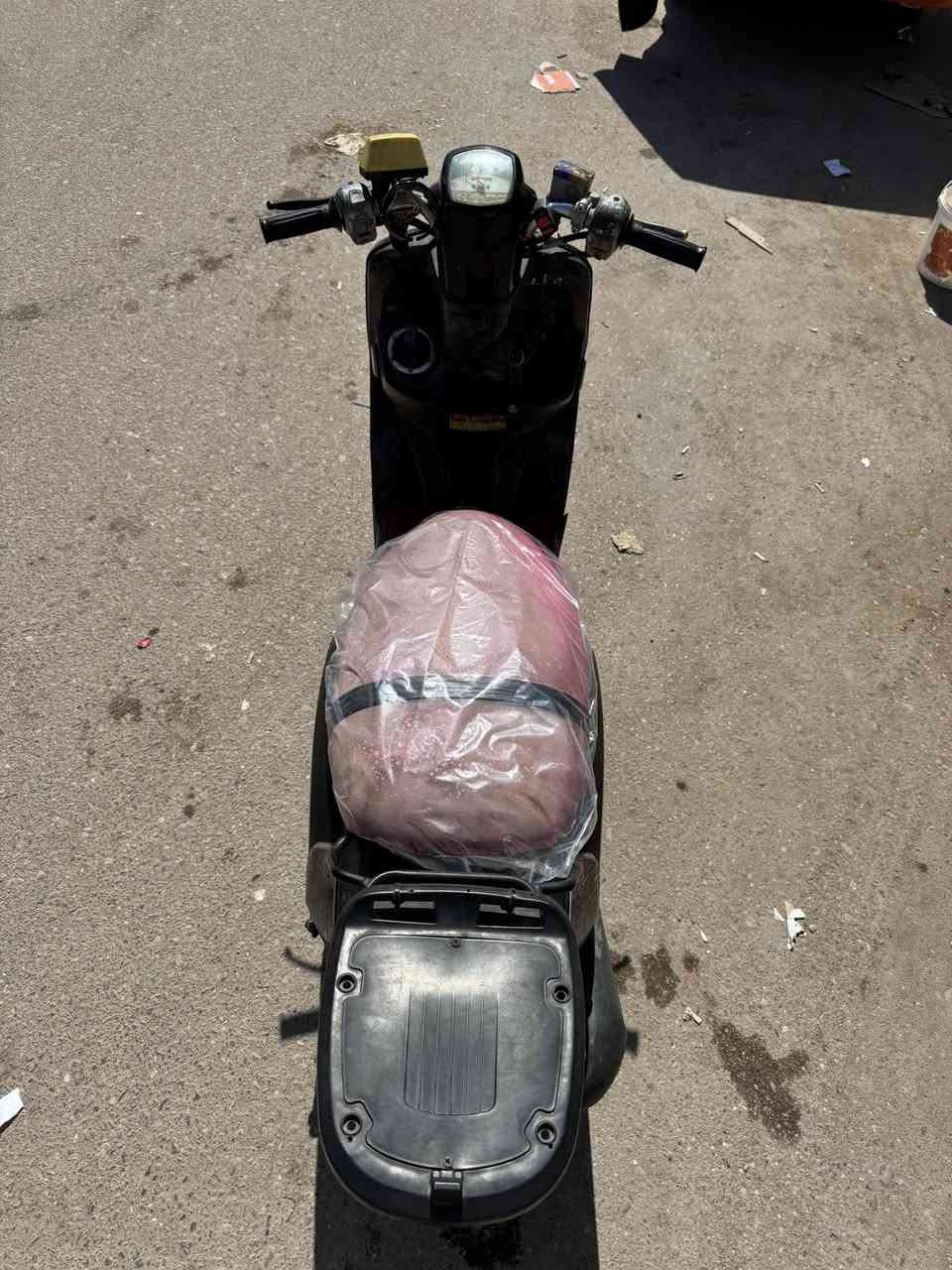 اسلام عليكم  
ماكس بوليس  الدراجه كلها شغالا كهربائياتها   رماشيات رباعيه  صطاب ورا سلف هندر  مكينتها ناعمه فوك ما تتصور  لا بيها صوت اكسل ولا بيها اي صوت  كلها ختم واحد ويه المكينه     سعرها 650  وبيها مجال  رقمي *********** مكاني بصره كرمت علي يم حسر الحشد
