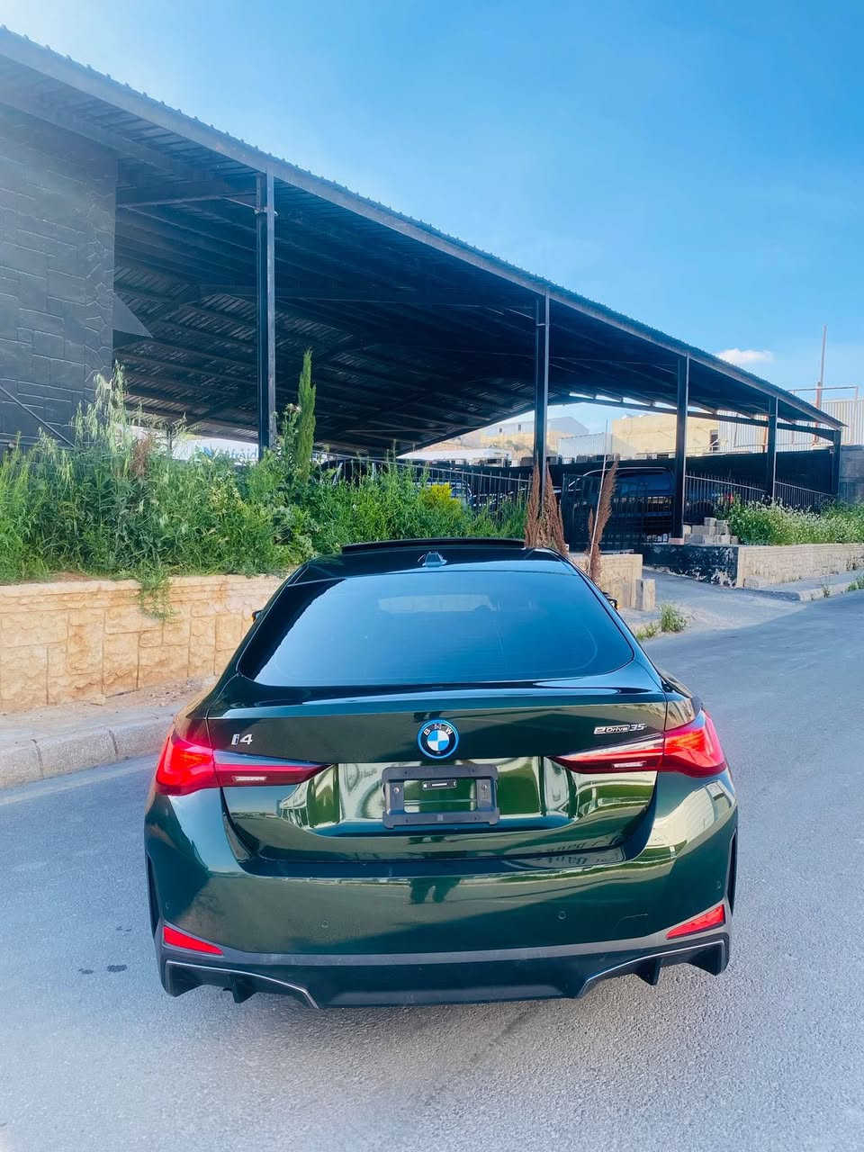 السلام عليكم
للبيع  BMW i4 edrive 35 موديل 2024 كهرباء بالكامل 

حادث السياره جاملغ خلفي فقط ومصلح بارد السياره كلين جداً نضيفه من الداخل والخارج 

رقم وسنويه جديده اربيل 

السعر 32000 دولار 

الرقم ☎️ ***********
