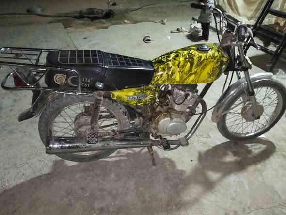 دراجه ادوات بس رقم شاصي وبليته موجودات للبيع ما مغسوله دراجه محرك صوت ناعم شلعه تخبل وين ما يعجبك دكه هندر السعر350وبيه مجال مكاني قضاء امدينه العلوان***********
