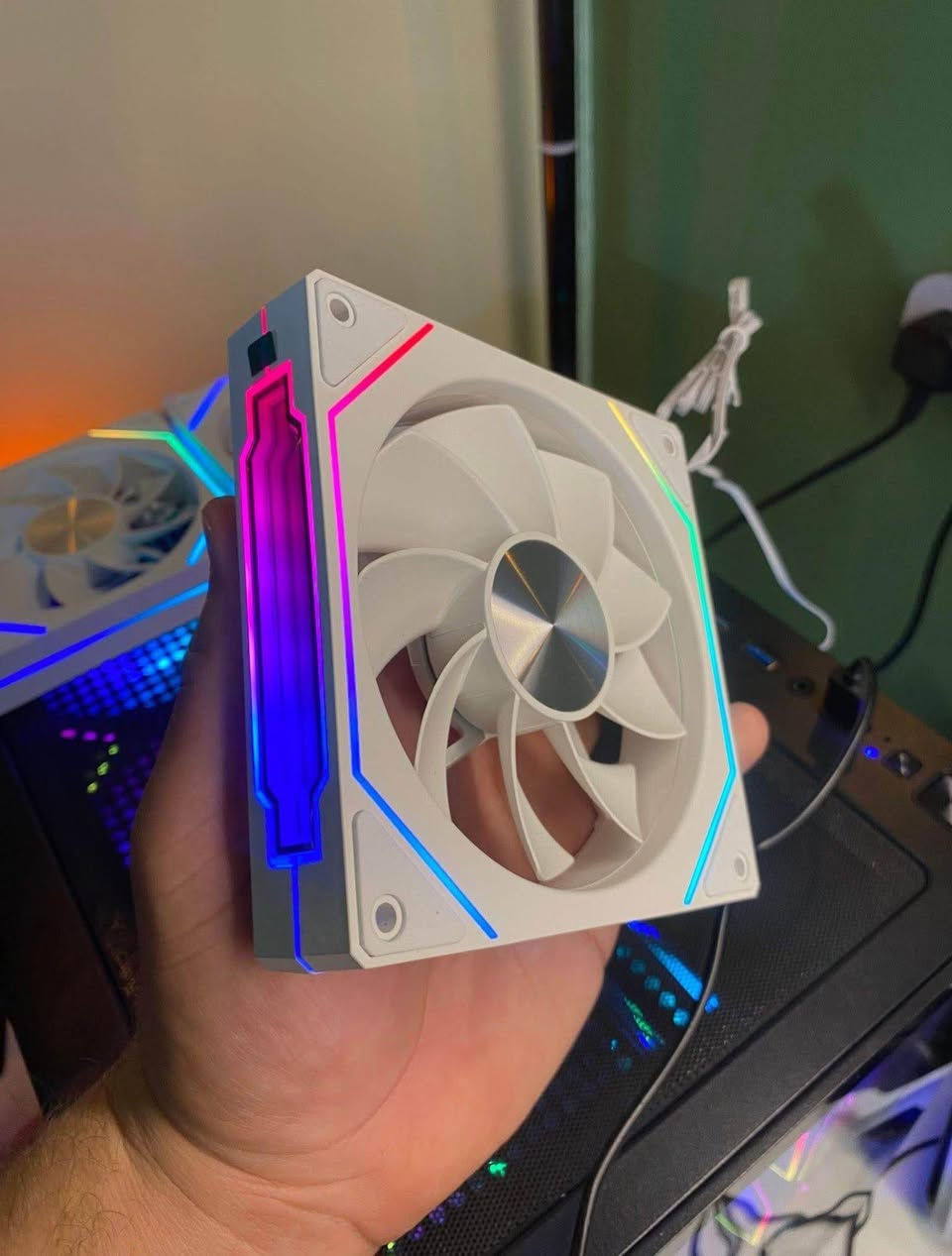 اربع فانات شبيهة ليان لي قابلات لتعديل الالوان من برنامج سنكل RGB

سعر 20 الف

الصور ماخذهن من منشور ولد عنده نفسهن 

كيبل ادرسبل ار جي بي للكرت جاي ينباع ب 25 وحدة

ابيعة ب 15 وقابل للتخصيص ايضا 

تاخذهن شلعة احسبلك التوصيل مجاني بغداد, العراق


**إذا كنت صاحب هذا الإعلان وتريد حذفه لأي سبب، رجاءا أرسل رسالة إلى الدعم الفني**