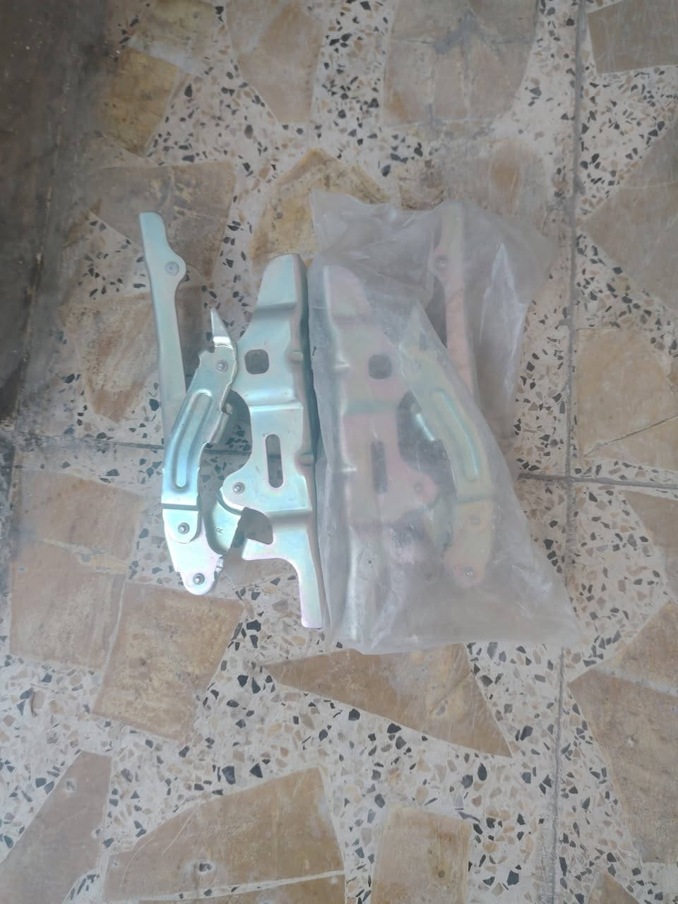 سلام عليكم عندي غراض سنتافيا موديل 25 كوري اصلي دبلات جنطه كهربائية نرمايد بنيد ماستكات خلفيه ومسطره جنطه ومسطره دعاميه اماميه نرمايد باب ابيع جوه السوك اتريد شلع او قطع بس المعروض عندي مكان بغداد مدينه الصدر اتصال ***********
