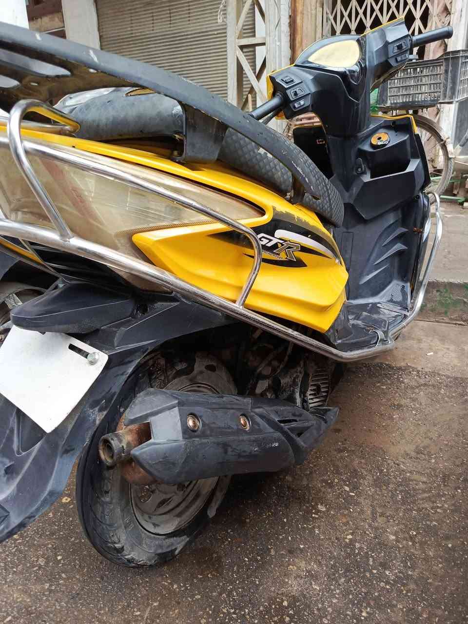 السلام عليكم #سيام حاوية كلهة بلادي مكينه برغي مامفتوح بيهة مكفولة كفالة عامة نضافتهة 100 ب 100 كلهة بلادية تشتغل سلف بكل وقت وهندر واحد كهربائيات كاملة كلهة اشاير لايت  كله شغال #صوت مكينه ناعم كلش شلعتهة فولل
#سعرهة_350 وبيهة مجال (مكاني النجف الاشرف


**إذا كنت صاحب هذا الإعلان وتريد حذفه لأي سبب، رجاءا أرسل رسالة إلى الدعم الفني**