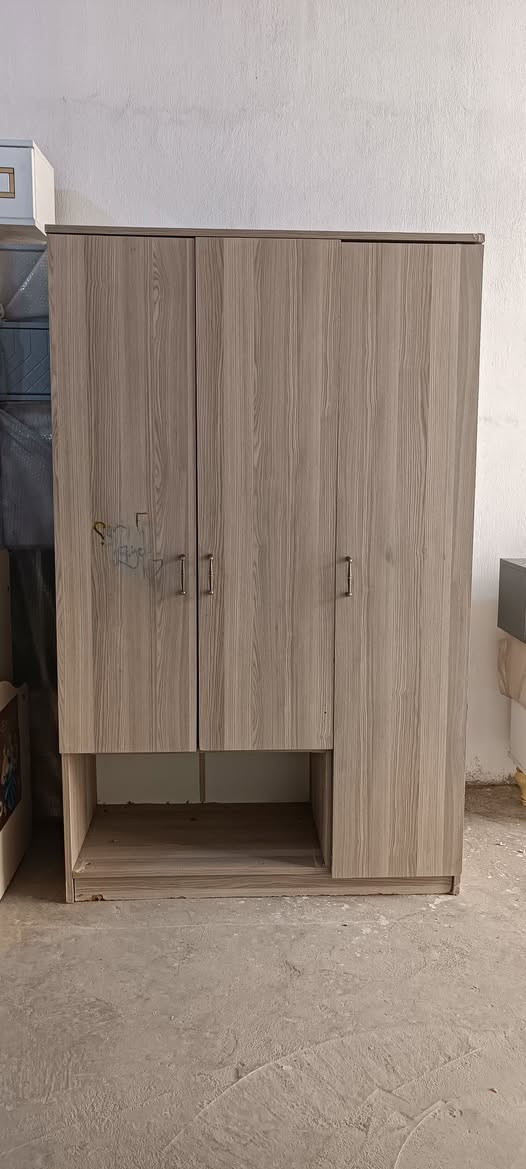 دەستی دووی چوارقورنە  دوو دۆڵاب تووندو تۆڵ نرخی گوونجاوە بۆ نرخ نامە بنێرن بۆ داواکردنی هەر کامیان ڕسمم بنێرن بێ ڕسم مەیە چات ژ.م 
0751 855 85 83
