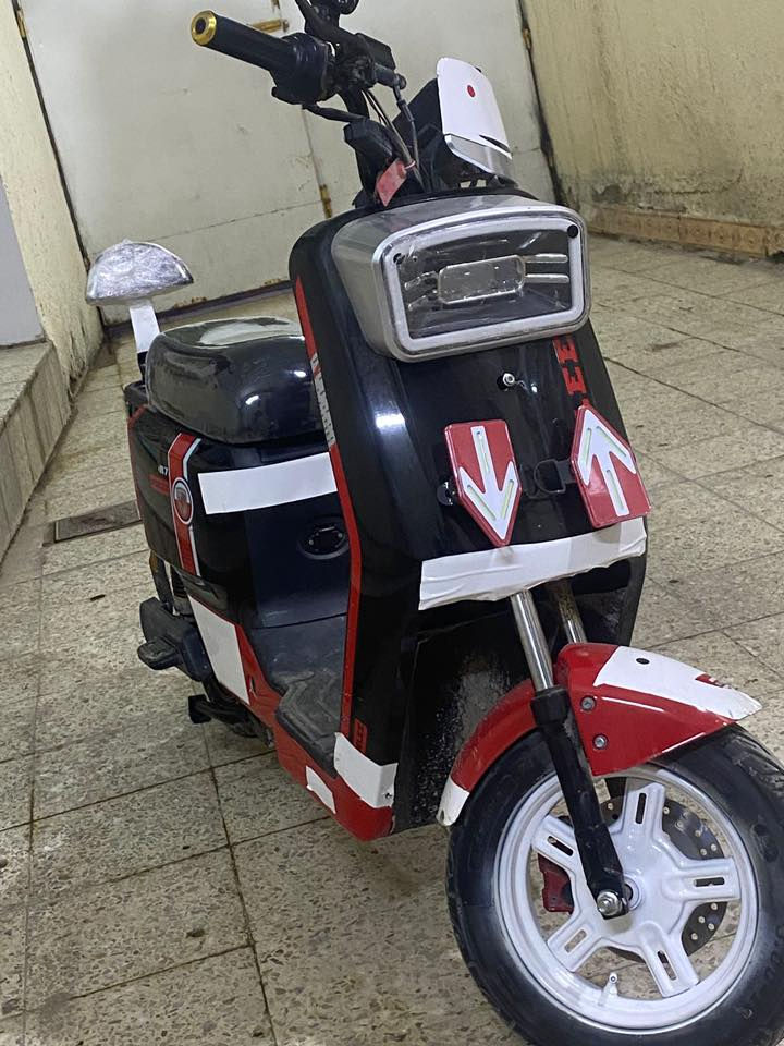 السلام عليكم دراجه شحن R7 بطاريات ليثيوم دراجه جاهزه  مستعجل على بيعته السعر خاص رقم ***********
