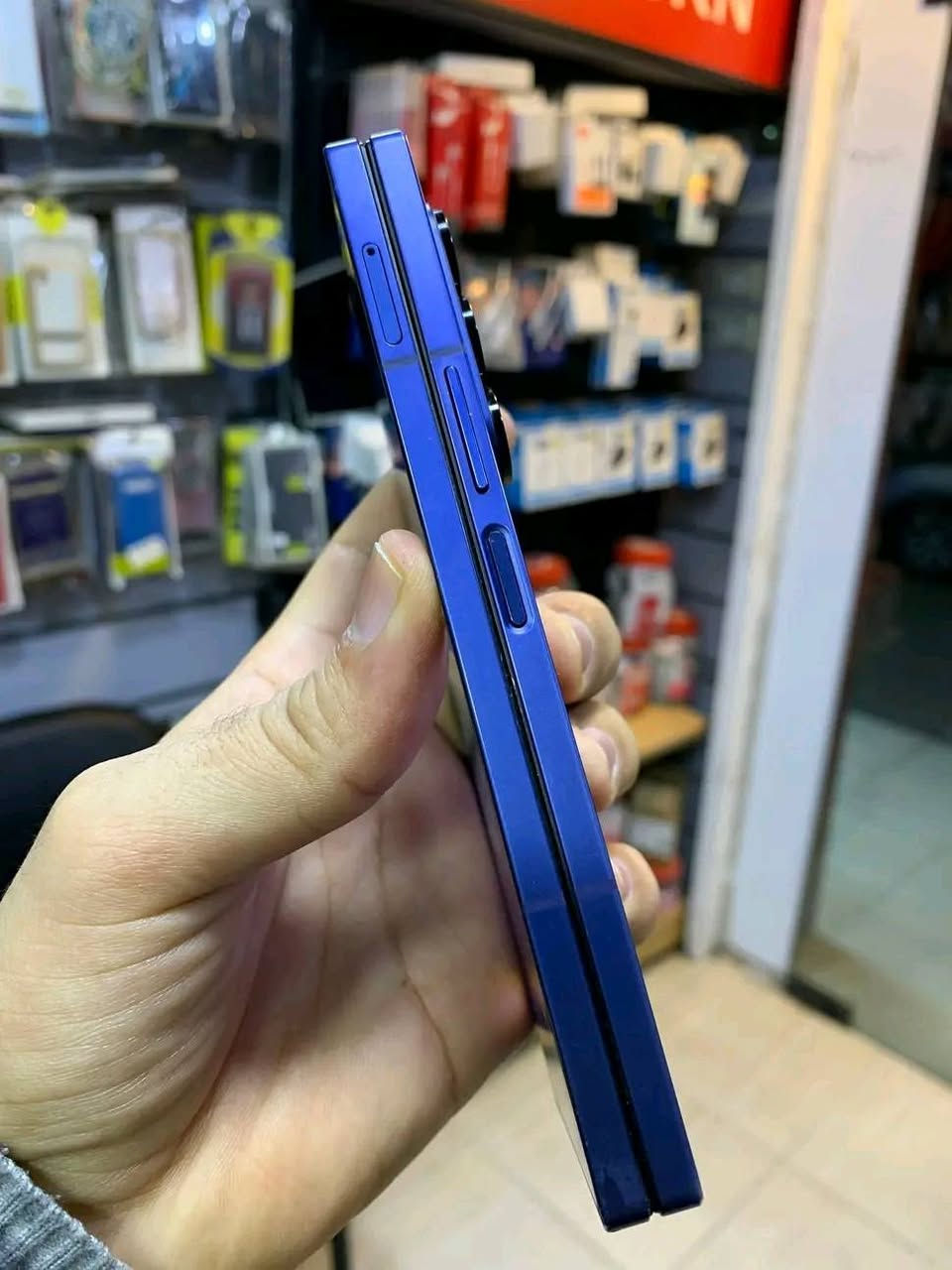 السلام عليكم
Galaxy Z Fold 6 ذاكرة 512 ضمان عين الفهد اخو الجديد شرط وملحقات كاملة 
مليون و100 الف 
بغداد الحارثية


**إذا كنت صاحب هذا الإعلان وتريد حذفه لأي سبب، رجاءا أرسل رسالة إلى الدعم الفني**