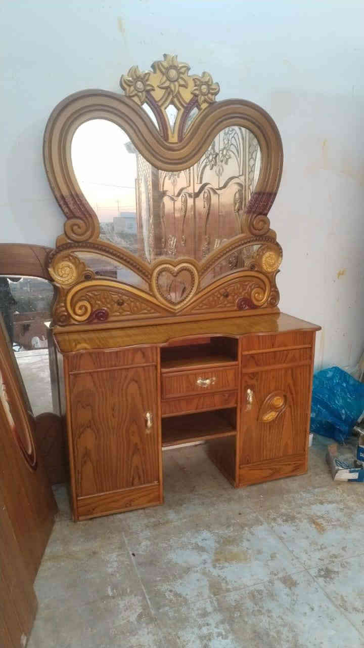 السلام عليكم غرفه كامله شغل درجه ثانيه ام الست بيبان نظيفه 90% نظافتها غرفه جاهزه وكامله اي نقص ما بيها موديل حديث السعر 550 الشامل والتوصيل مجاني داخل النجف *********** واتساب موجود
