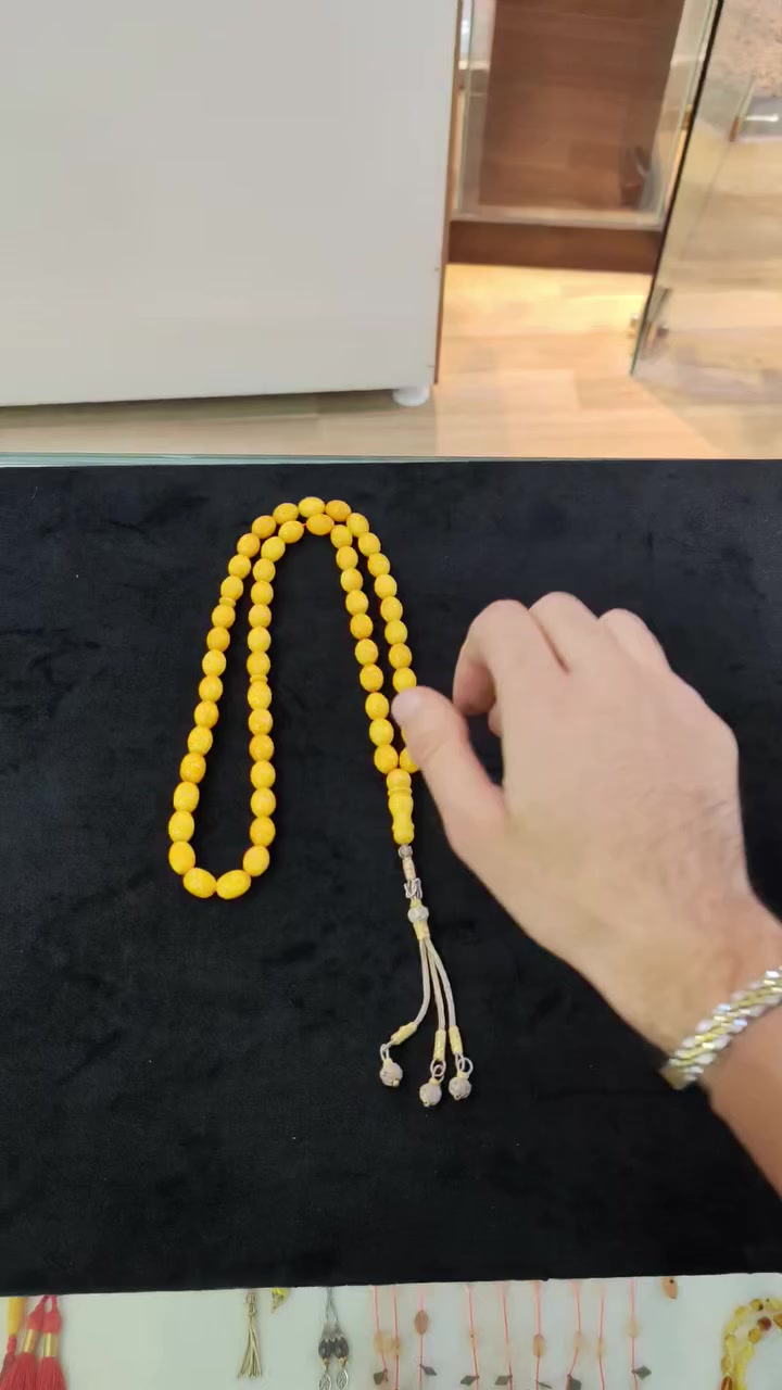 كهرب الماني مغلف 100 بالمئه كهرب طبيعي مابيهة اي مواد بلاستيكية فيه و عنده عطر إلى الأبد و كركوشة فضة عيار ١٠٠٠

الان موجود في ايليت كوليكشن للتواصل اضغط على علامه واتساب و نحن بخدمتكم


**إذا كنت صاحب هذا الإعلان وتريد حذفه لأي سبب، رجاءا أرسل رسالة إلى الدعم الفني**