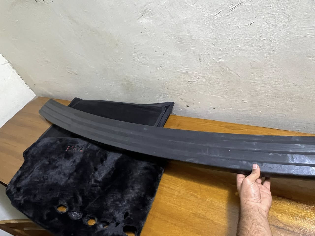 عدي مسطرة تاهو دعامية خلفية وفروة دشبول نضيفات اي كسر مابيها ***********
