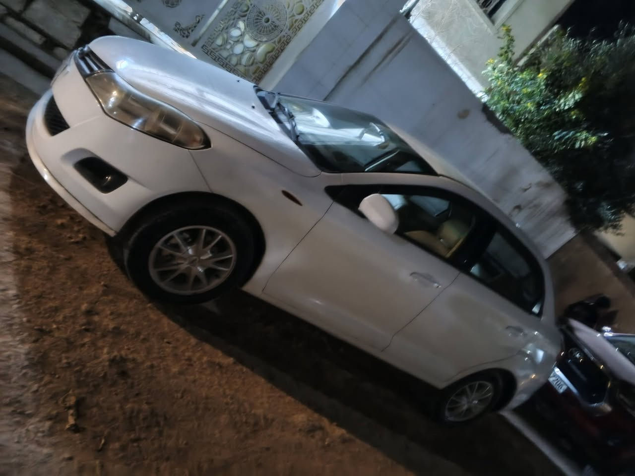 شيري فلاوين 2013 مكفوله  من الصبغ والشخط والخياس 
شخط مابيها وبأسمي والسنويه لل2031 ورقم انكليزي جددته بس الصور قديمات ذني 
حساسات 
اشاير 
مانع تشوش
كهربائيات
كير 
محرك 
كلهن مكفولات مابيها اي نقص 
السعر 42 قفل من الاخير مابيها مجال 
مكاني بابل شارع 80 
***********
