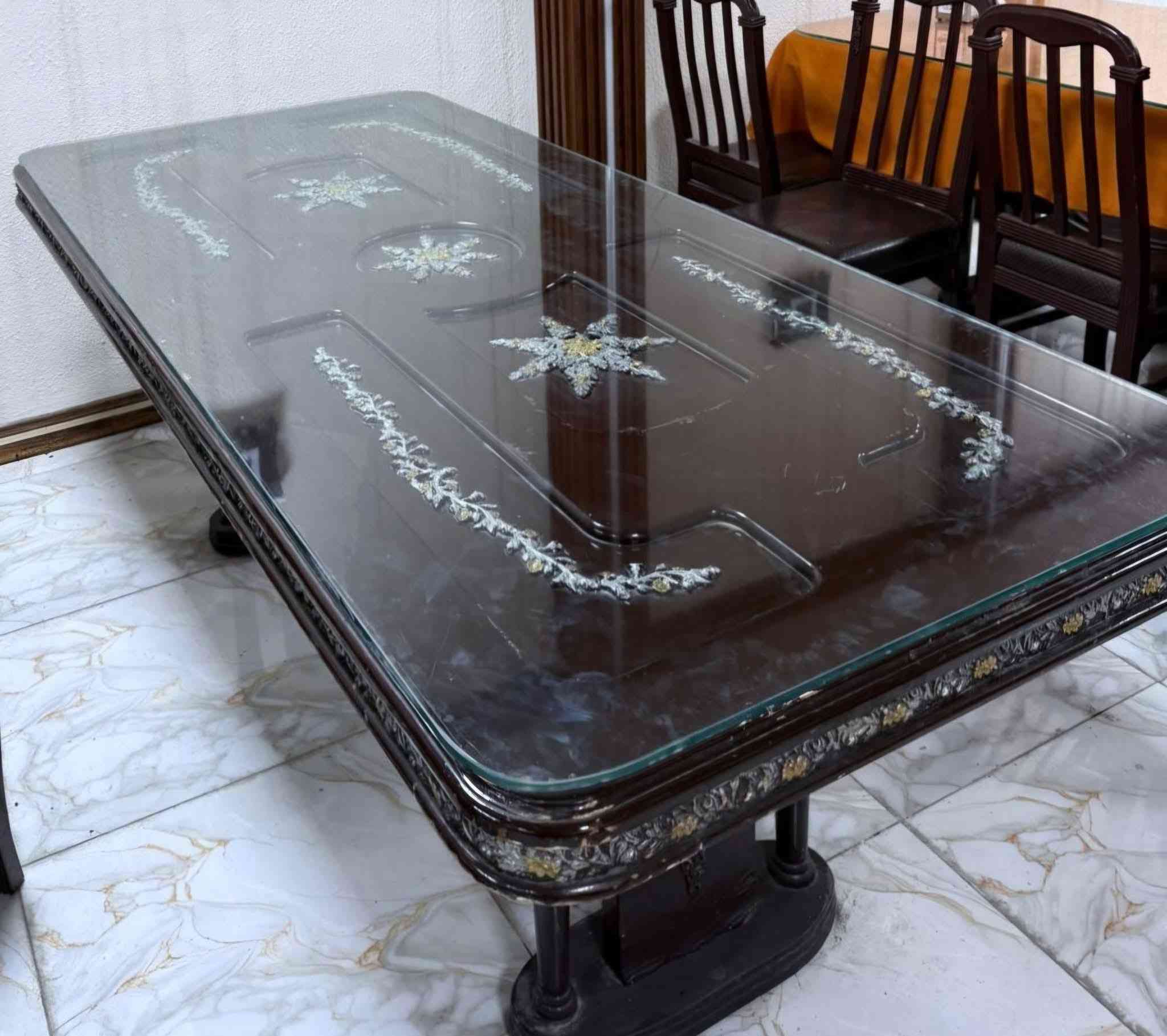 للبيع كلهن شلع ميوزة طعام مستعمله حفر ومزغرفة كبيرة ٢متر×١متر مع جام العدد ٨ بدون كراسي سعر الواحد١٥٠
للاتصال ***********
