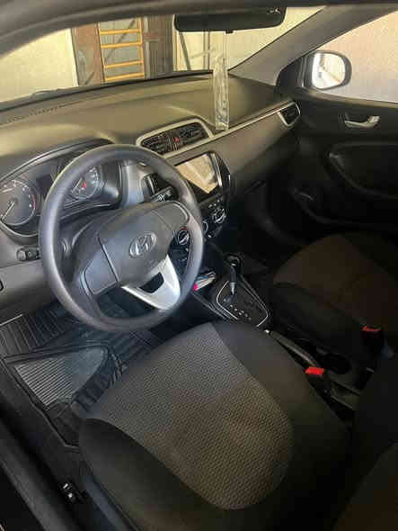 السلام عليكم هونداي رينا موديل 2020 خليجي مكفوله من الصبغ 
بيها طخات بسيطه ماشيه 125 
سياره مناقصها شي
مكاني السيديه 
السعر 95 ورقه وبيها مجال قليل 
***********
***********
