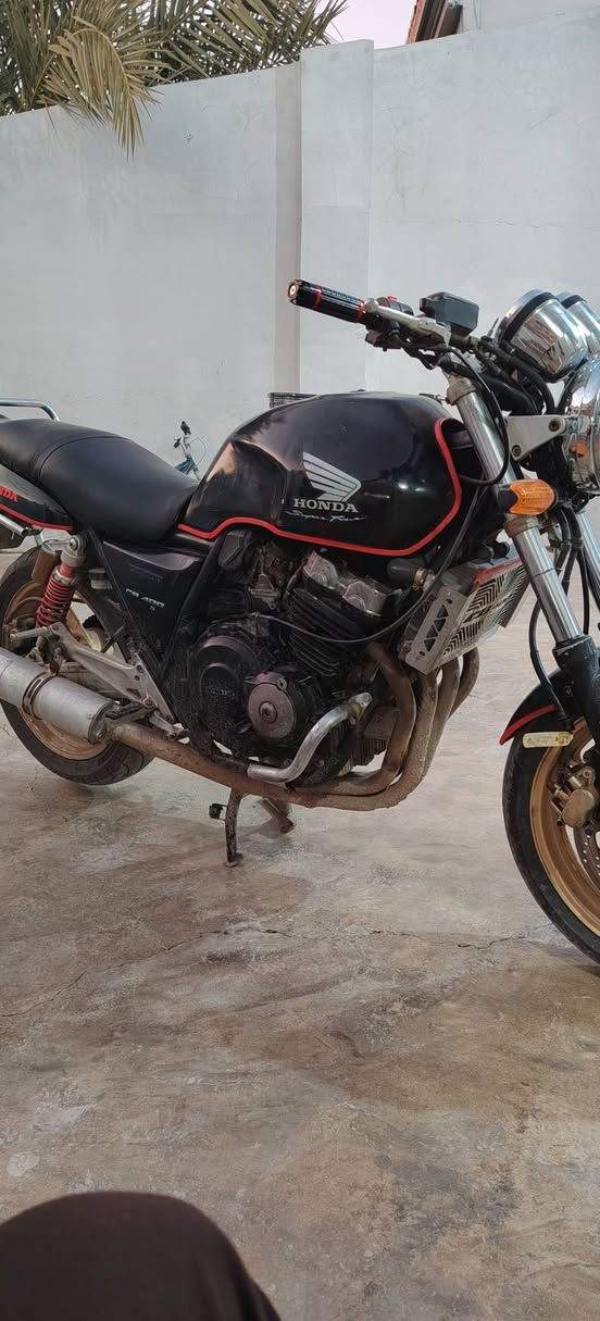 سلام عليكم ورحمة الله وبركاته
400cc
للبيع دراجه ماناقصها شي كهربائيات شغاله دراجه تجفيت كابريترات جديد مصار سبوع بلكات ياباني اوراق كامله اصولي الدراجه للبيع او مراوس بقفاز
سعر الدراجه 1300 وبيها مجال
وإذا مراوس بقفاز هم ترهم
***********
