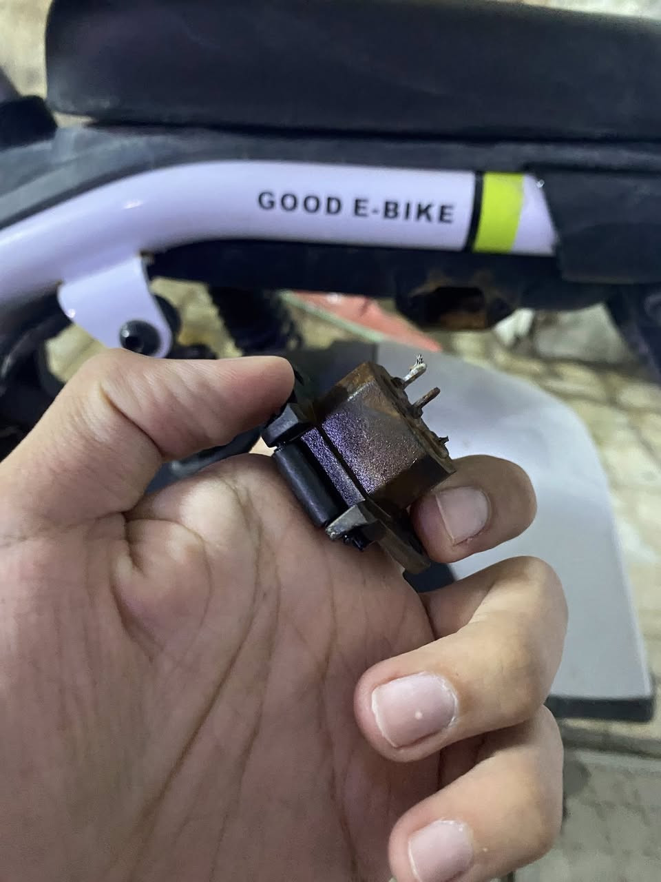 درجه شحن البيع حجم 14 بيها ضرر ابلك شحن عطلان يراد له تبديل وبطاريات اشوية تعبانات والباقي نضيف سعرها 135 الف تواصل واتساب *********** عنوان بغداد بلديات
