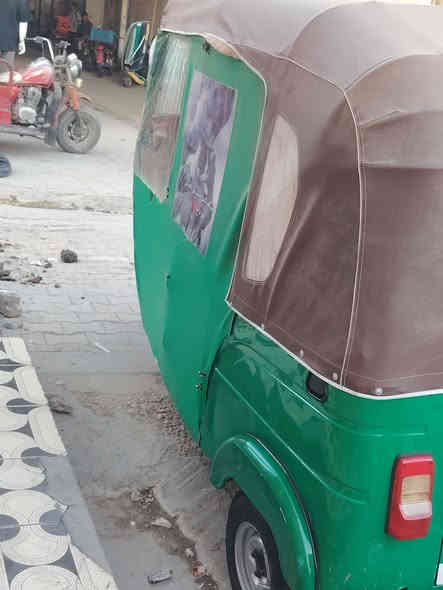 سلام عليكم تكتك البيع موديل 21  مكاني الكحلاء محرك مفتوح والكشر مكفولة من صبغ والمحجون  بيه تحكته خفيفة خياس  معمر كله تكتك جهازه من كلشي مراتبه وحلوة واليريده يتصل  ***********
