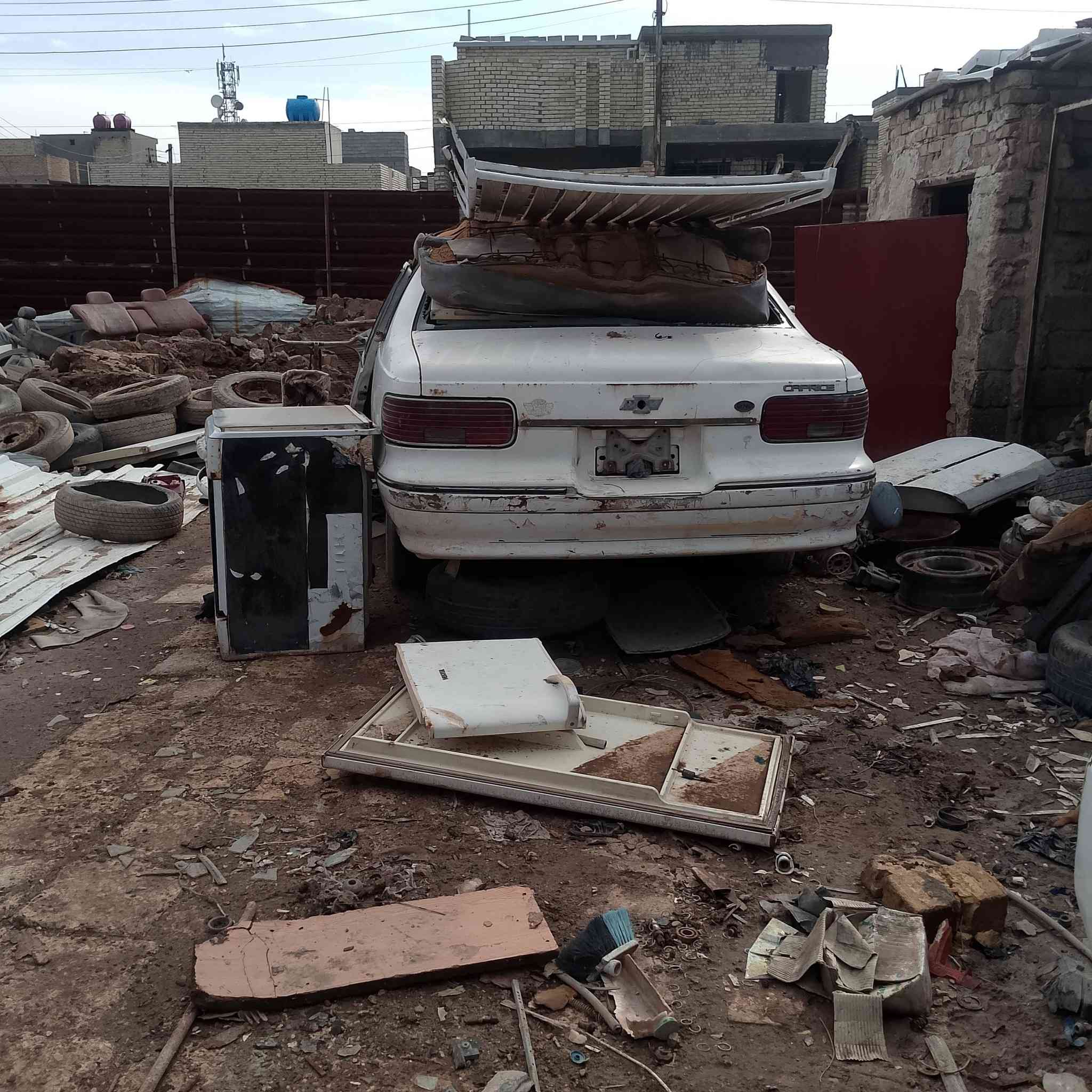 السلام عليكم للبيع سيارات شلع كوم حديد تفصيخ العدد 5 سيارات مكاني بغداد *********** واتساب فقط
