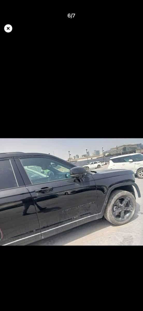 السلام عليكم ورحمة الله
جيب كراند شيروكي لمتد 7 راكب 2024 

بدون ايرباك شغاله السيارة 

غراضها وياها بالداخل 

ماشيه 11 

حالياً بالشحن من دبي للبصره 3 ايام وتوصل 

على وضعها واصل للبصرة 250$

***********
