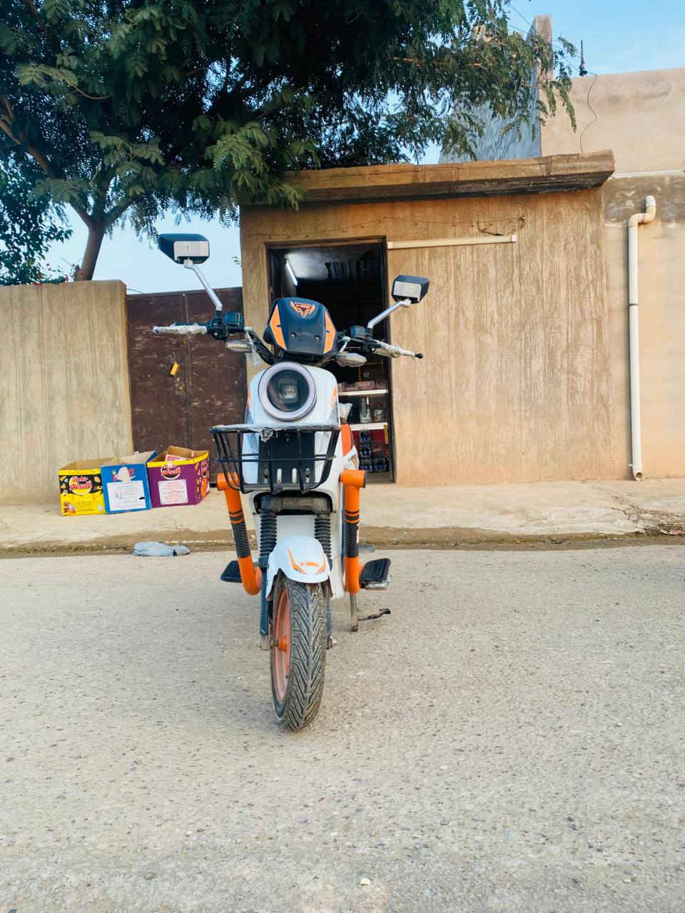 دراجة شحن 2025 فول مواصفات حساسات كلهه شغالة السرعة 100 المكان الضلوعية السعر خاص الاستفسار الاتصال على الرقم ***********
