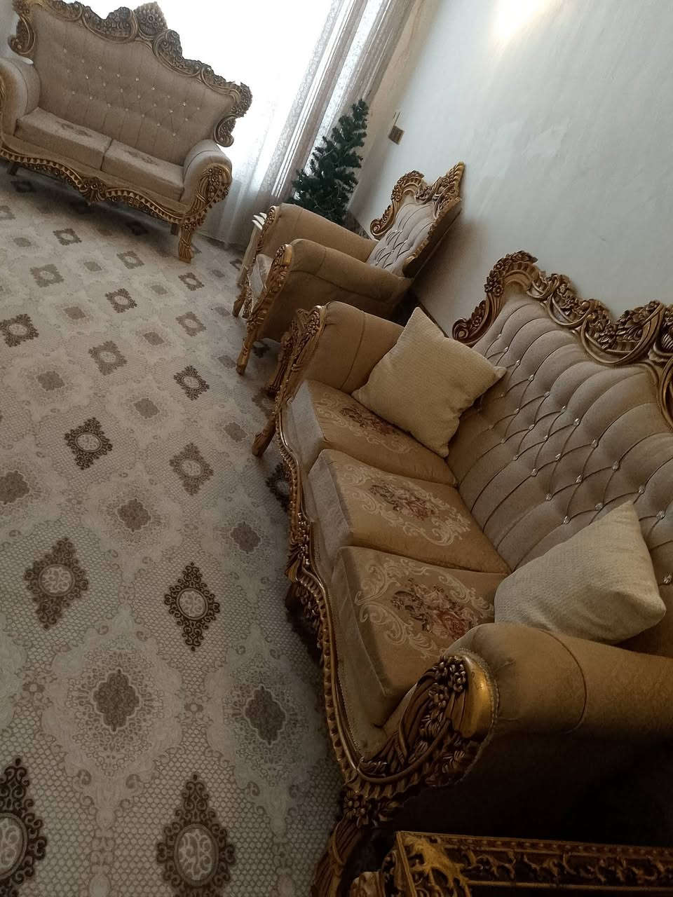 تخم ملكي استعمال قليل ماخذي بمليون وربع الشراي يتصل ***********مع 3طبلات
