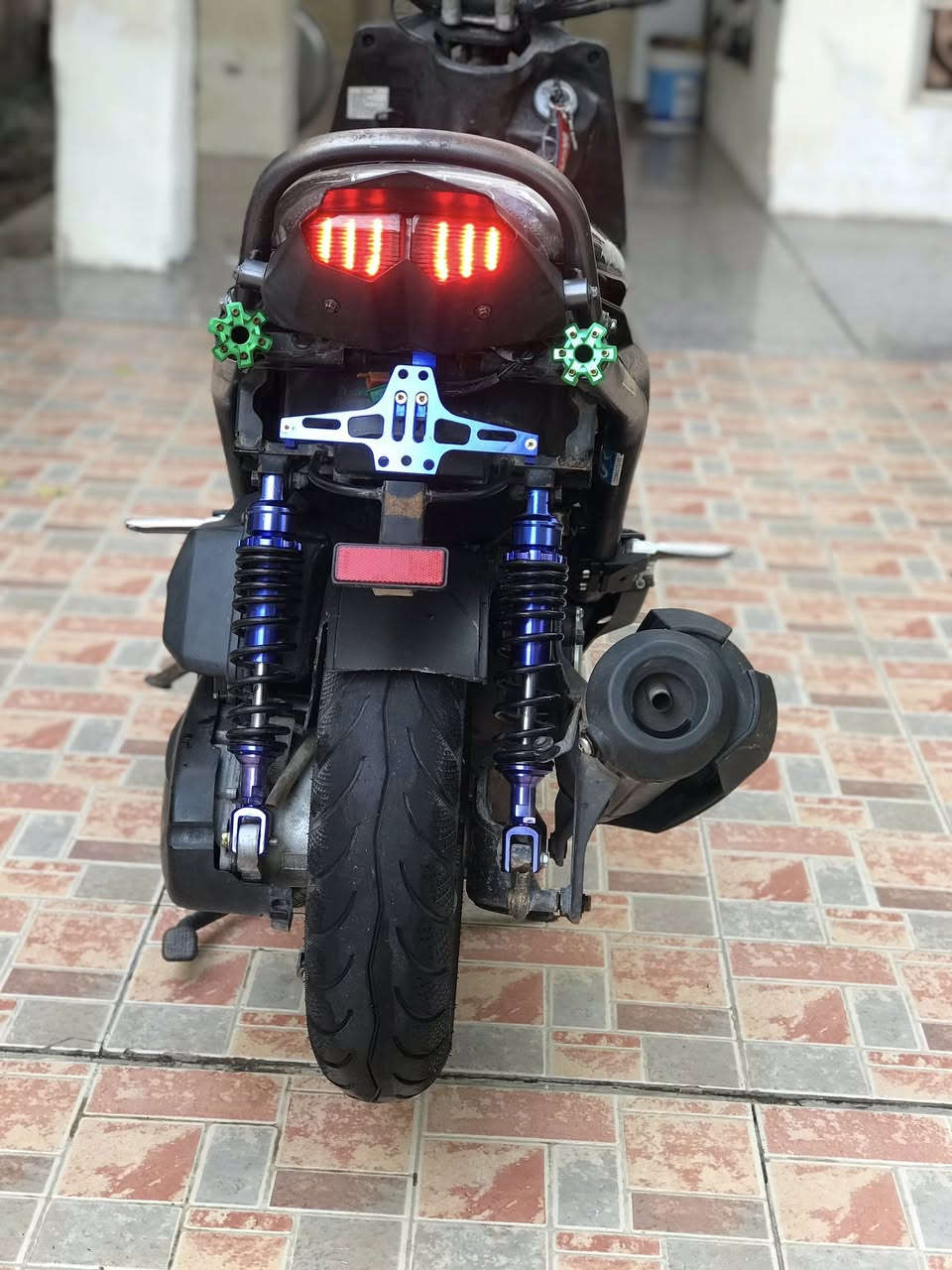 جبلي مكفوله
بيها

يدات بريك

قبضات 

قبق عنبار

جاملغ امامي

صينيه رياضي

قبق فلاوين
 
زنون عالي ناصي

كلج خلفي رياضي

بكلايت R6

دبلات خلفي

طلاعات

قاعده رقم

مكاني واسط

***********
