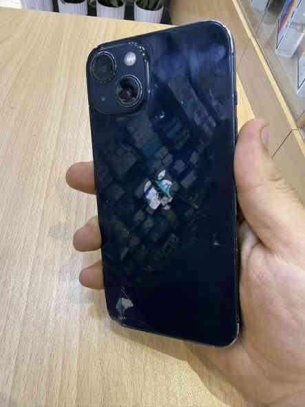 13 عادي ذ128 بطارية 79 

بسعر حلو 275 😍 للتواصل خاص او الاتصال ***********
