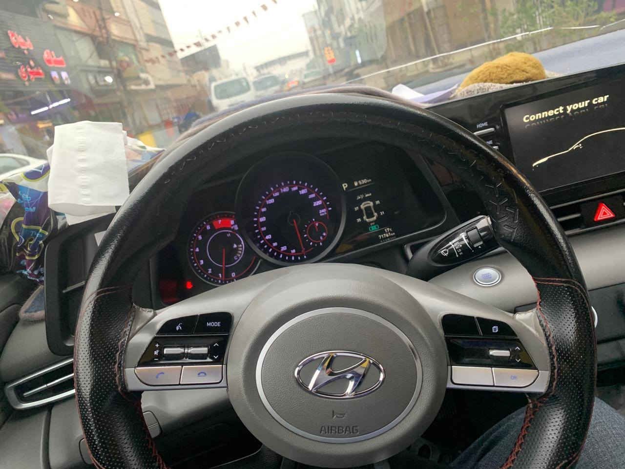 النترا 2022
محرك 2000 دوش 
خليجية 
فتحة سقف
بصمة 
تشغيل عن بعد
نقطة عمياء 
تبريد قطعتين 
شاشة كار بلي 
شاحن وايرلس و كيبل 
سيارة بيها شخط جاملغ امامي و خلفي موجود بالصور بدون صبغ أو تكحيل 
السعر 16800 و بي مجال بسيط 
***********
