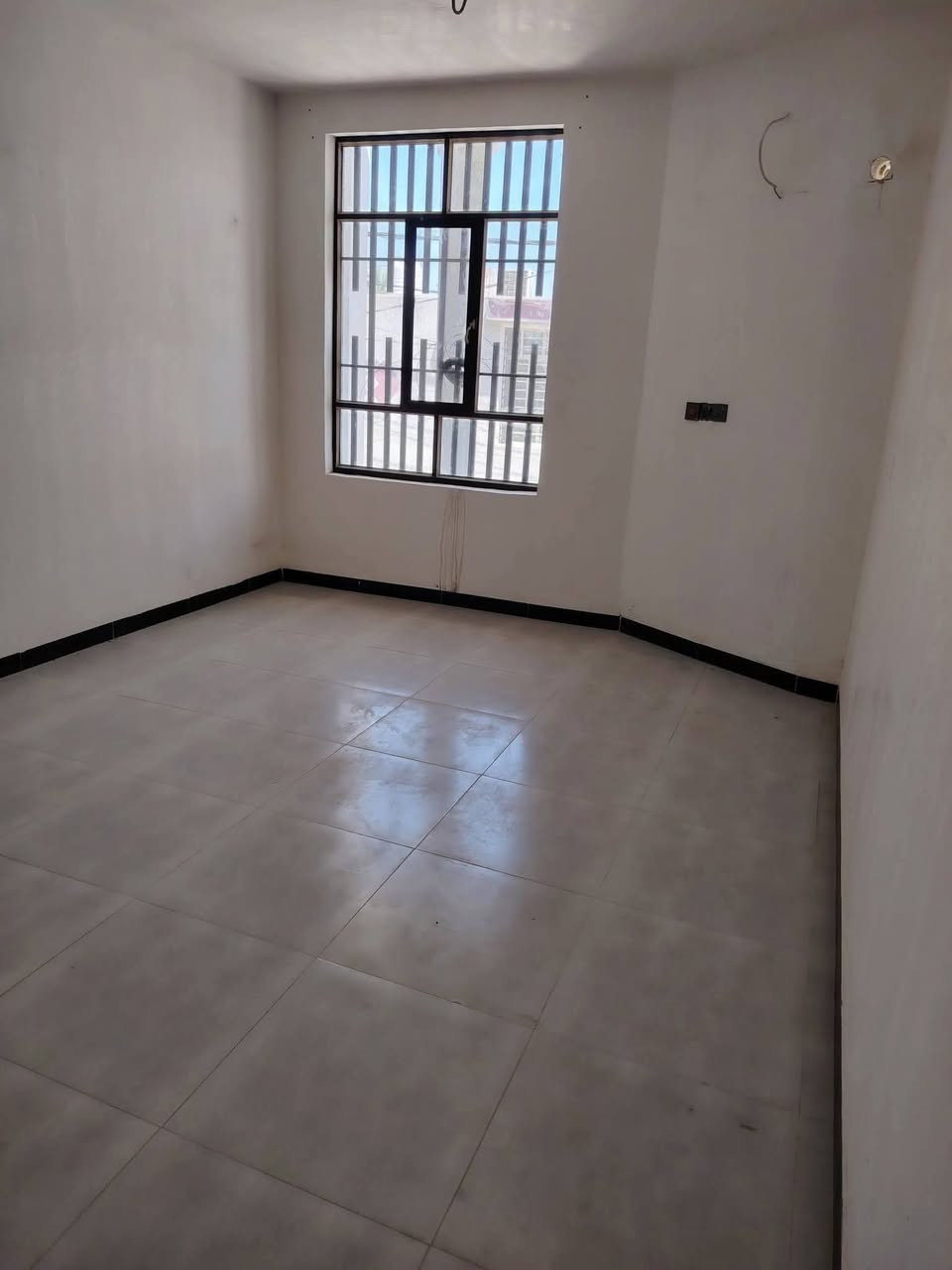 بيت للبيع والايجار  بشارع بغداد الشراي يجي خاص اويتصل برقم *********** بي واتساب
