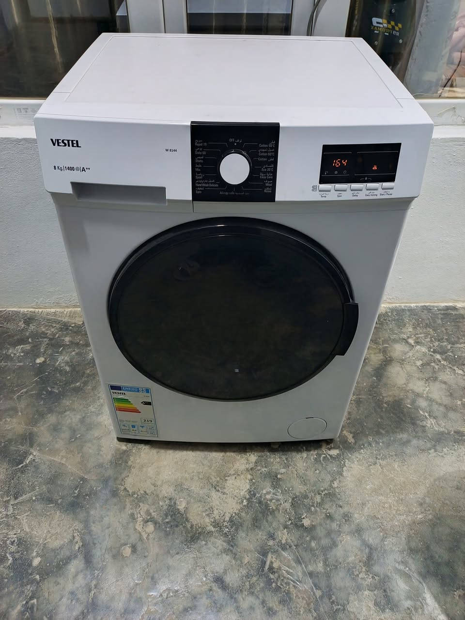 للبيع غسالة ملابس تماتيك 
شرط الشغل والنظافة 100%
ڤستل 8كيلو الشراي يتصل 
***********واتس
***********واتس فقط
