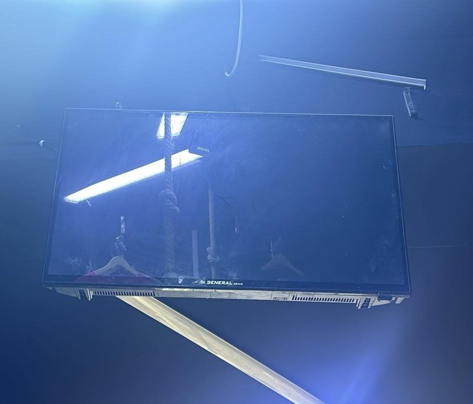 السلام وعليكم منضومة كامرات للبيع مع شاشه حجم ٣٢ مستعملات   بدون اي نقص وشرط الفحص
كربلاء حي التحدي
موبايل ***********
