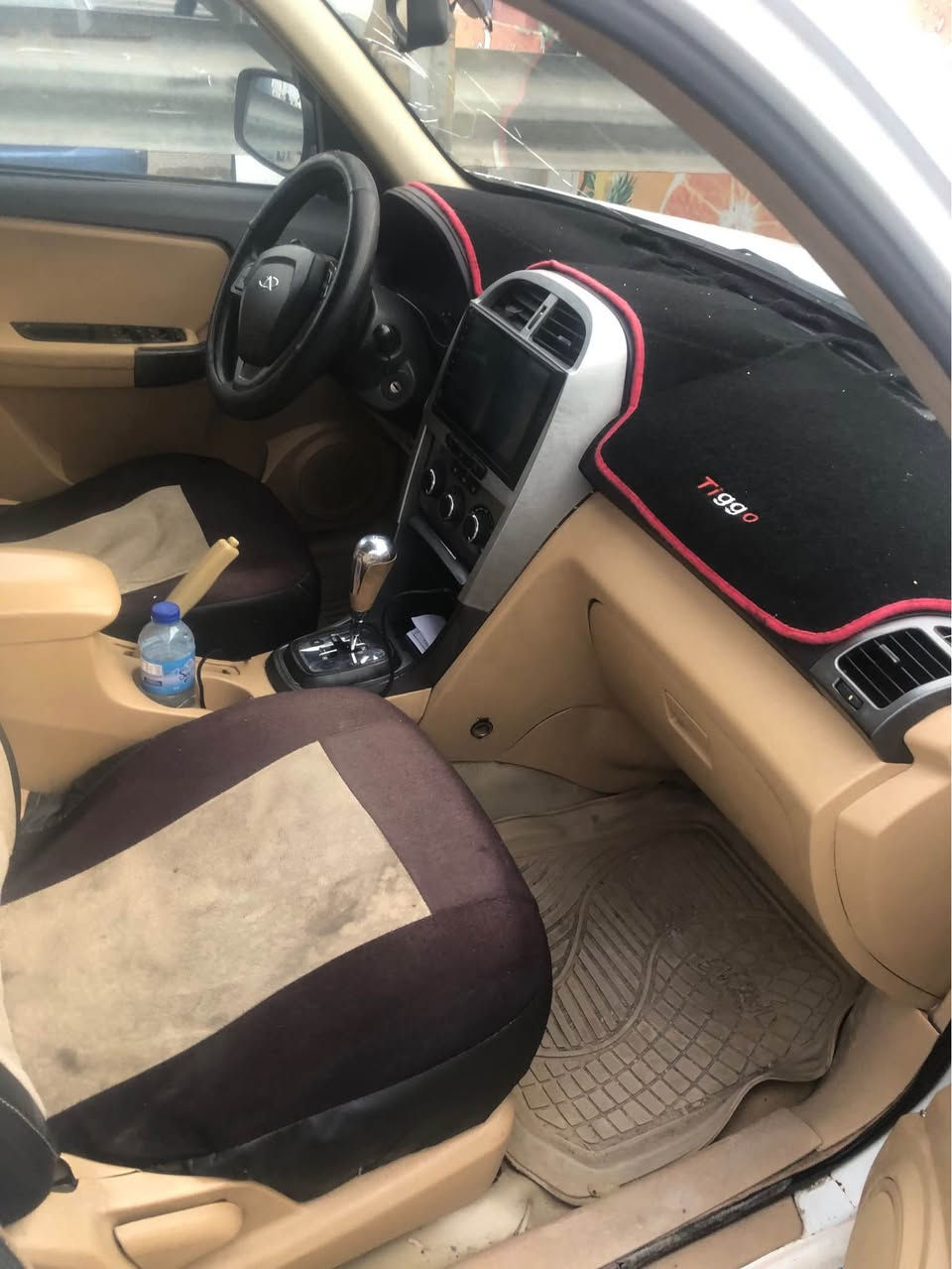 شیری تیگۆ ٢٠١٣ جام کارەبای سەقف سلاید کوشن گەرم و ساردی هەیە و گیر و مەکینەی بیلاد تەقەو رەقەی نییە پارجەی و لیدراوی نییە سبوغیشی نییە دەفتەربەنزینی هەیە و سەنەویکی بەسەر نەجووە و بەناو خۆمەوەیە سەیارەکە ١٧٠ هەزار کم رۆیشتە خاتریکی برایانەشی تیایە سعر ٥٠ وەرەقە كركوك, العراق


**إذا كنت صاحب هذا الإعلان وتريد حذفه لأي سبب، رجاءا أرسل رسالة إلى الدعم الفني**