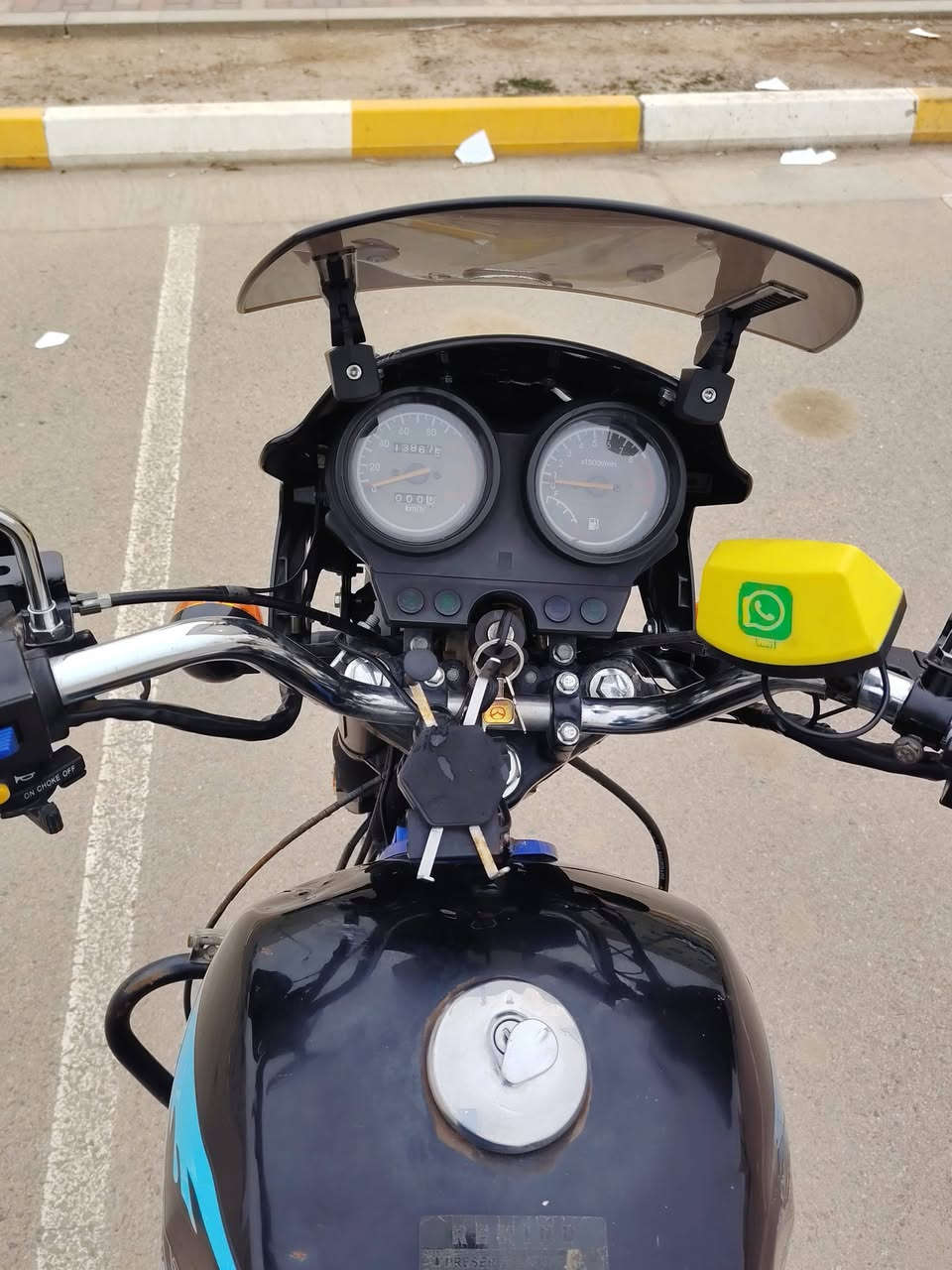 البيع دراجه داي وان مديل 2022
لايت زنون منضومه كامله 
تايرات جدد امامي وخلفي 
بنزات امامي خلفي جدد 
محرك 150cc
دراجه مابيهة اي نقص 
دراجه مكفوله كفاله عامه 
مكان بغداد (***********) /مامتواجد عله فيس /
