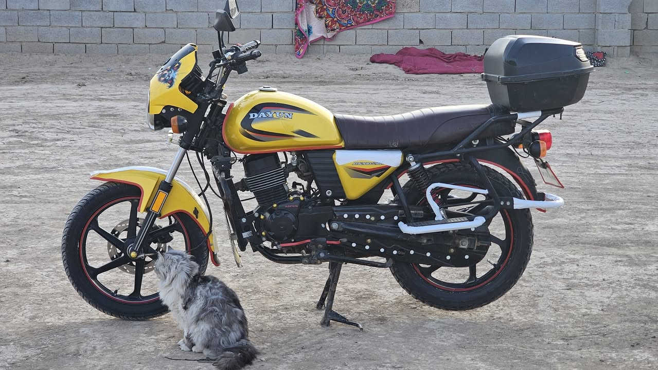 سلام عليكم دراجة البيع دايوان 2024وراق سكر دراجة كل نقص ما بيهة دراجة خير من الله مكان صويرة شارع عشرين 
***********♡♡♡*********** تواصل خاص او نتصل 📞
