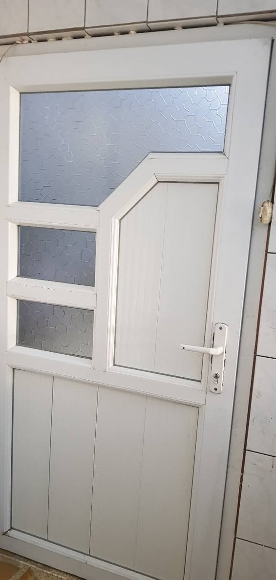 باب بلاستك عدد ٢
السعر ٤٠ وبي مجال
***********
