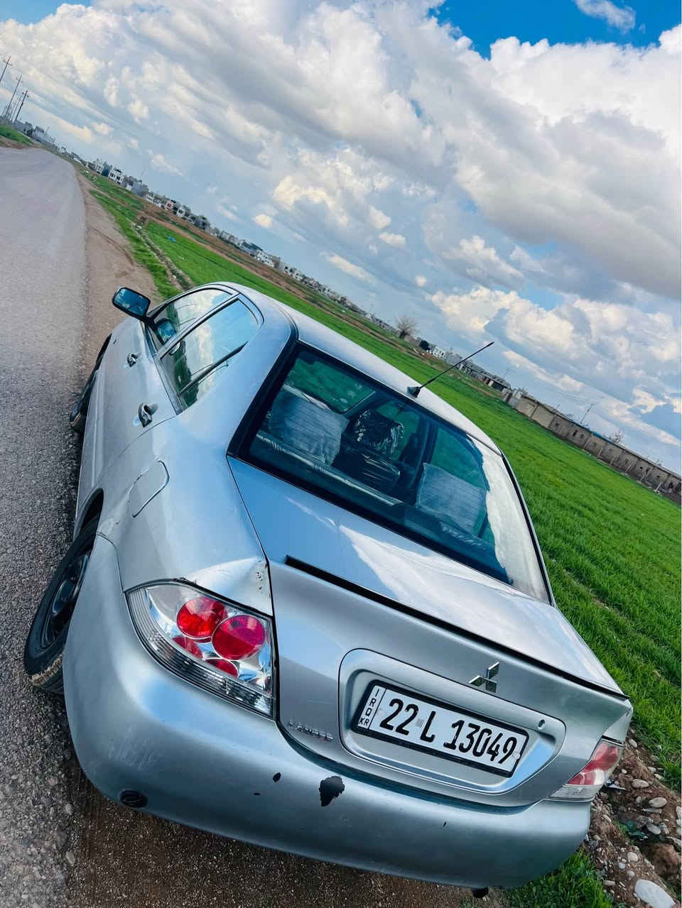 لانسەر 
مۆدێل/2009
مەکینە بچووک / تۆماتیک
شاشە ئایپەت چوار جام کارەبایی 
یەک پارچەی سبوغە  قاپەغ سندوق
جەپەکی  پشتی هەیە
کاڵ بوونەوەی هەیە زۆر نیە 
ڕەقەم و سەنەوی هەزەی نوێیە
گێر مەکینە تەبریت  سارد و گەرم بەشەرت
سیستەمی غازی ئیتاڵی لەسەرە غازەکە باشەرت مەزبووتە
واتس ئاپ *********** أربيل, العراق
