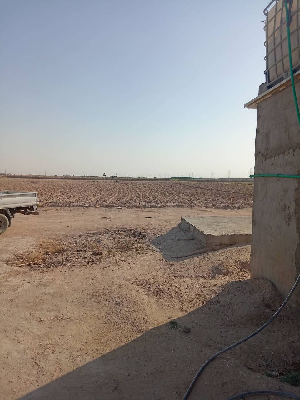 سلام عليكم مزرعه البيع بل هدامه ٤٥ دونم مزرعه درجه أوله ماي حلو تبعد عن تبليط ٢٠٠٠ متر بيه بيت ارتواز العدد ٣ بيه عقد قير مجدد سعر ١٧٥ مليون ***********
