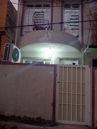 ياالله  السلام عليكم بيت 50 متر  طابق ونص بي غرفه نوم وحده واستقبال وه...