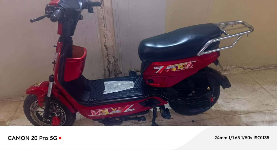 دراجه حجم كبير للبيع 5 بطاريات جدد شاحنه طكت الاصليه اشترينه شاحنه جدبده عينه شغاله هورن شغال بك بيه 4 نمر دراجه سعرها ٢٧٥  ومجاله قليل اشاير اماميه ولايت ما يشتغل فقط والباقي كله شغال مكانه بشط العرب تنومه Singapore


**إذا كنت صاحب هذا الإعلان وتريد حذفه لأي سبب، رجاءا أرسل رسالة إلى الدعم الفني**