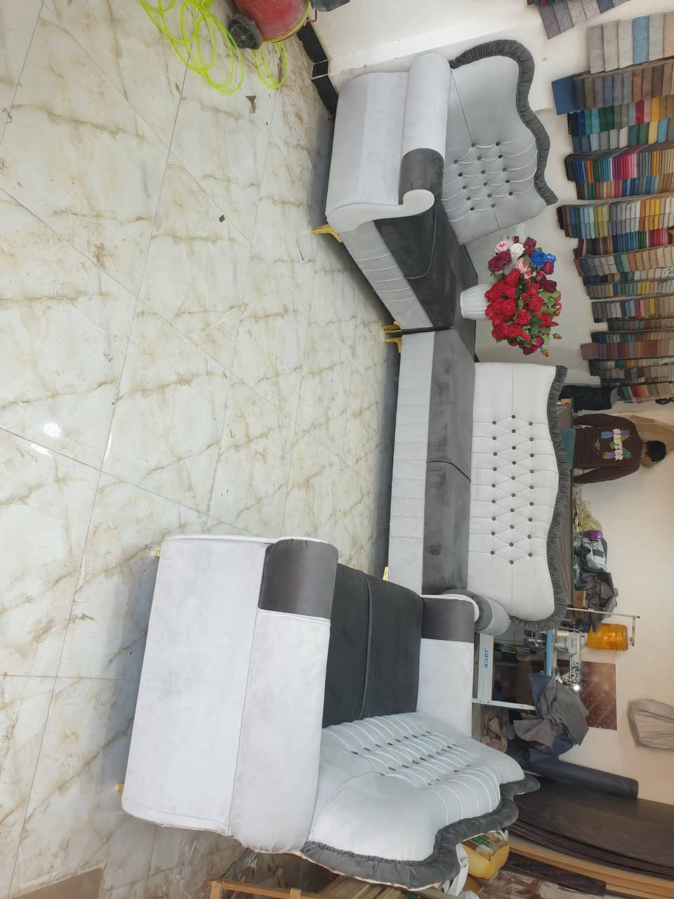 ((للهم صلي على محمد وال محمد ))
تصميم راقي يليق بمنزلك! 🏡✨

📢 تخم جديد تم تركيبه لأحد زبائننا الكرام، بتصميم يجمع بين الأناقة والفخامة!
🛋️ خامات عالية الجودة
🎨 ألوان متناسقة تناسب جميع الأذواق
🛠️ تنفيذ متقن بأدق التفاصيل

🔹 هل ترغب في تجديد أثاث منزلك؟
🔹 أو إعادة تصميم تخمك القديم ليصبح كالجديد؟

📩 تواصل معنا الآن واحصل على تصميم فريد يناسب ذوقك!
العنوان ((كربلاء ))
للاتصال 📞 ((***********))

#دوشمة_كربلاء #تصميم_أثاث #تجديد_الأثاث #فخامة_و_أناقة #تصليح_قنفات #ديكور #معمل_بروف_للاثاث 
#كربلاء @أبرز المعجبين معمل بروف للاثاث
