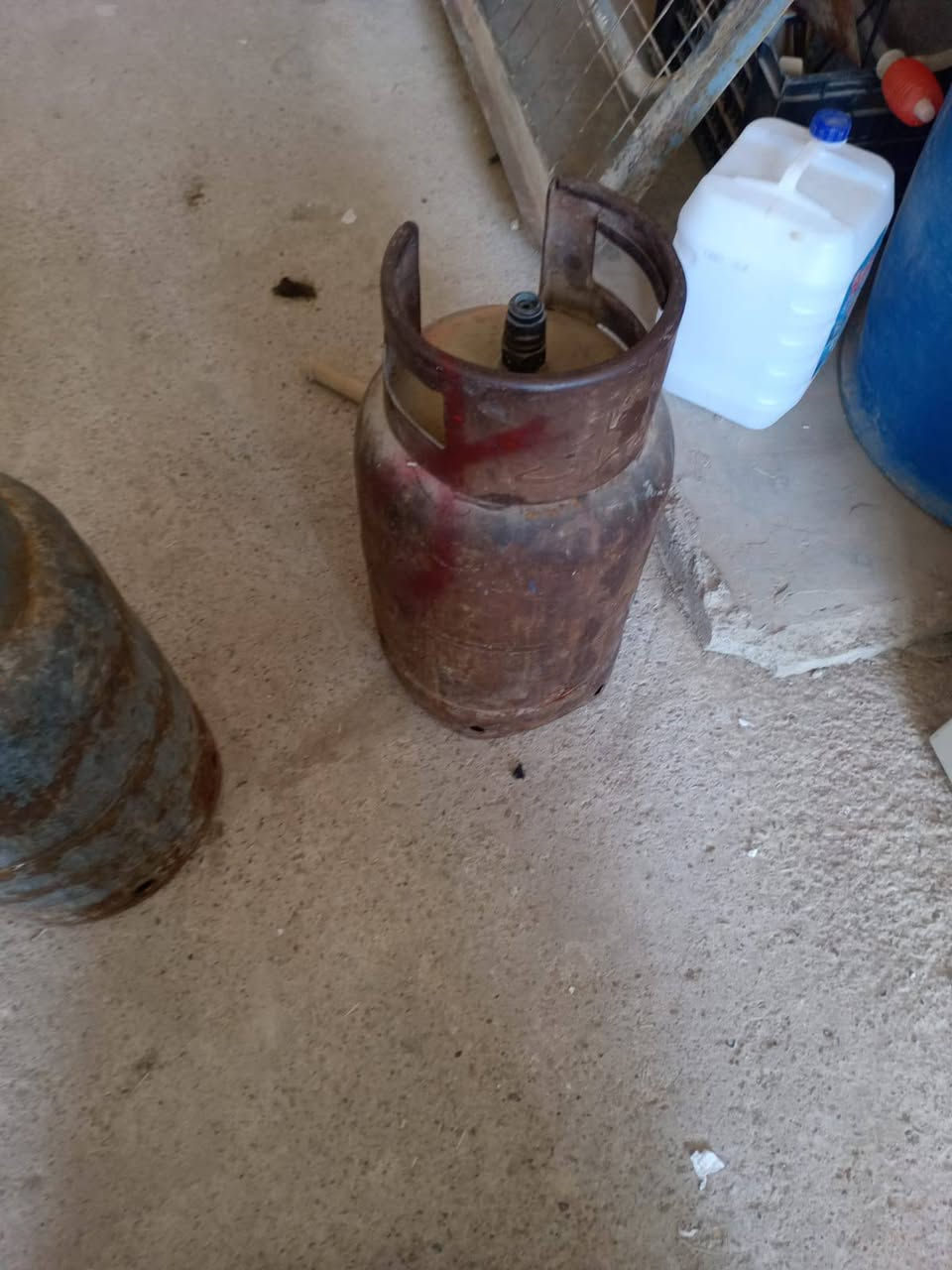اغراض نضيفة للبيع عنواني كركوك اشتري وابيع اي حاجة منزلية اتصل***********
