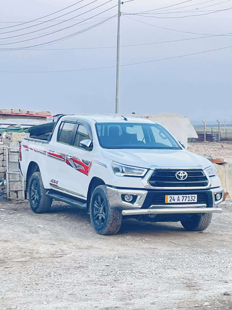 هايلوكس للبيع موديل 2025 ماشي 33الف سيارة مكفولة كفالة عامة سيارة شريكة ساز رقم دهوك جديد سعر 360مجال😱***********
