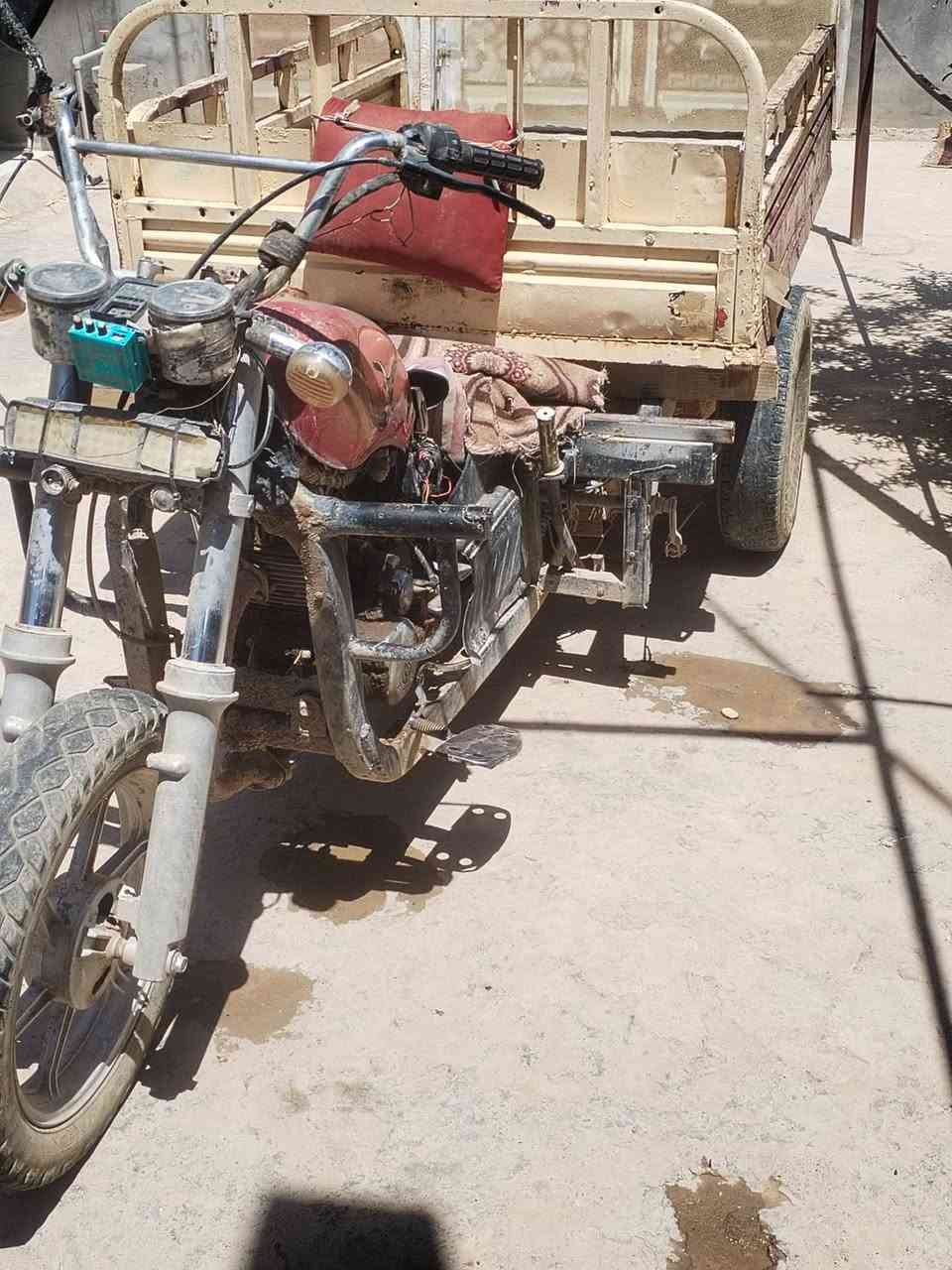 السلام عليكم ستوته للبيع شقاله مال خبزه ضفيره جديده محرك نضيف شقل وطلع السعر 400وبيها مجال تكريت القادسيه  اتصل ***********
