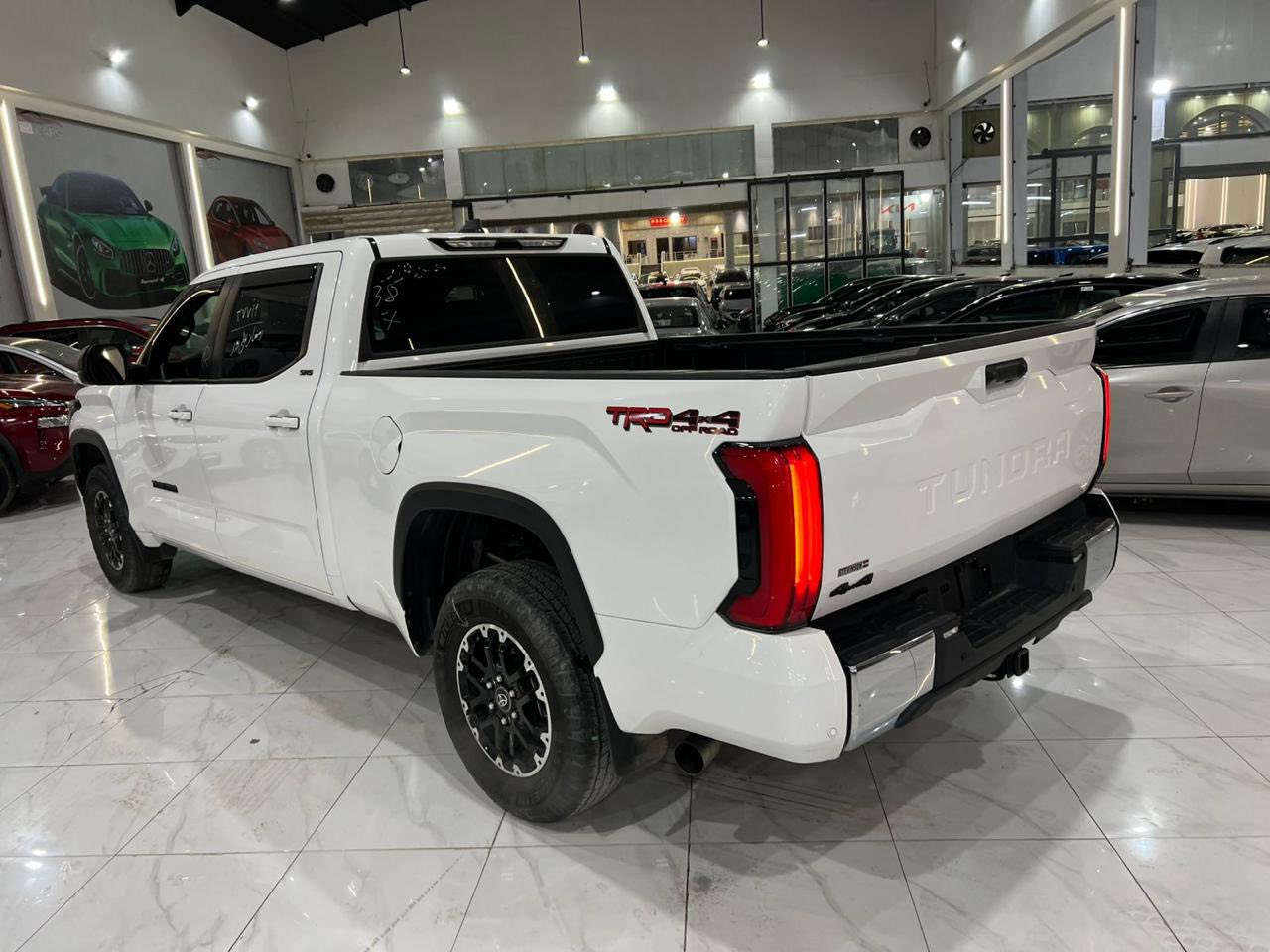 🚙 Toyota Tundra 2025
⚪ اللون: أبيض
📍 تترقم شمالي

🔧 الحالة:
حادث خفيف (جاملغ + سكن فقط)
بدون ضربات داخلية
بدون ايرباك

📊 المواصفات:
✔ محرك 6 سلندر تنفس طبيعي
✔ كشنات جلد
✔ تحكم كهرباء للمقاعد
✔ مواصفات جميلة ومريحة
✔ قوة واعتمادية عالية

💰 السعر: 320 وبيه مجال

📞 للاستفسار: ***********
