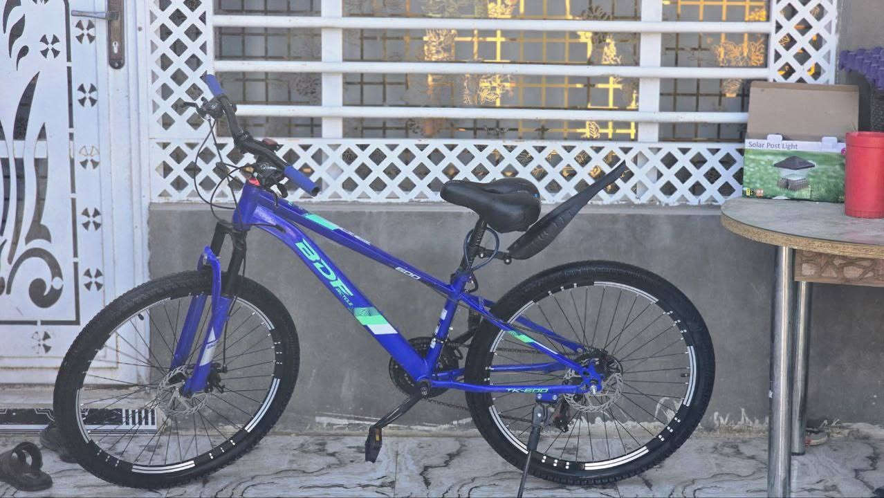 بايسكل جبلي للبيع 7مكاين خلفيه و3مكاين اماميه بايسكل كل نقص ما بي السعر 100وبي مجال مكاني نجف كوفه عباسيه الرقم*********** للتواصل واتساب
