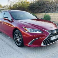[ ] السلام عليكم للبيع   رقم بغداد بسمي  Lexus es 300 h 2025هايبرد  ال...