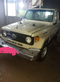 لاندكروزر حوثي مكينه 3Fالمكان 07733433524
