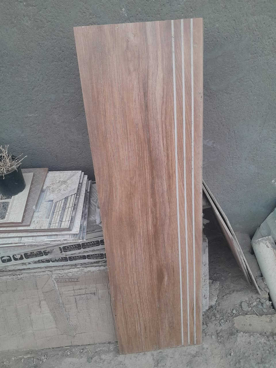 السلام عليكم بأية ومرايه بورسلين درجة أولى العدد ٢٢ أو أكثر جديد غير مستعملات *********** سبع قصور شارع أبو علي
