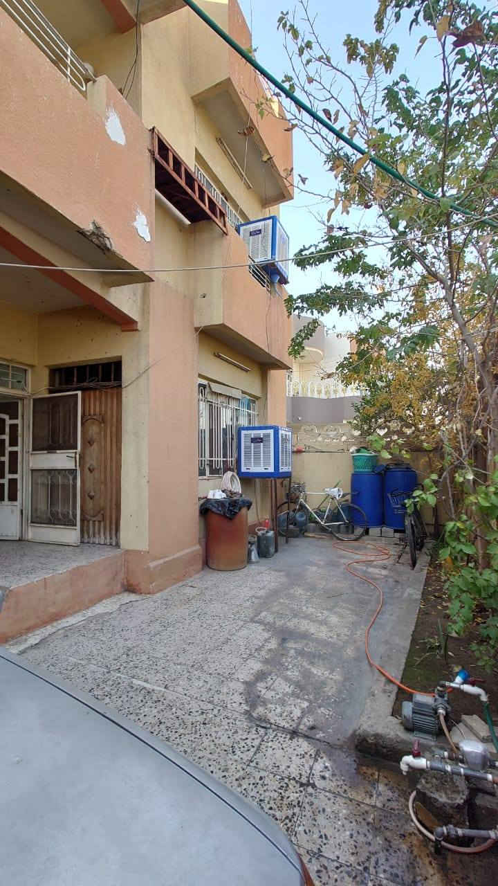 ⚜️عروض ( العصر الذهبي لتجارة العقارات والمقاولات )⚜️
____________________________________________________
🏠♦️ دار للبيع قديم في حي القادسية الثانيه مقابل حديقة قرب سايدين المولى
___________________________________________________

📌التفاصيل

♦️مساحة (200متر)

♦️واجهة ( 10 متر)

♦️ الطابق الأول ( 2 غرفة نوم وهول واستقبال ومطبخ وصحيات )

♦️الطابق الثاني ( 4 غرف نوم وهول وصحيات ).
___________________________________________________
للاستفسار / مراجعة مكتب العصر الذهبي لتجارة العقارات والمقاولات أو الاتصال على الارقام التالية ⬇️

📱***********

📱***********

📱***********
____________________________________________________
🛑علما أن مكتبنا يحتوي على (👷مهندس استشاري للبناء والمقاولات/⚖️محامي مختص في ترويج وتعقيب المعاملات) لاتمام اعمالكم علي يد المختصين بها . 
____________________________________________________
⚜️موقع المكتب حي النور قرب اسواق عبد الحكيم.
