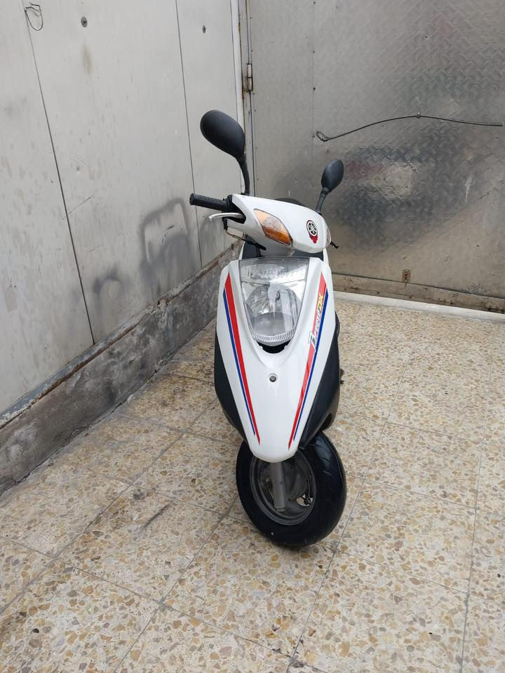 سلام عليكم للبيع بريز ياباني  صالي ٥ اشهر نازله رمبه دراجه جديده السعر٤٥٠ مكان بغداد بلديات مكينه مكفوله ما مفتوحه كفاله أوراق رمبه *********** تيرات جدد كابريتر بلاد نتصل خاص ماكو
