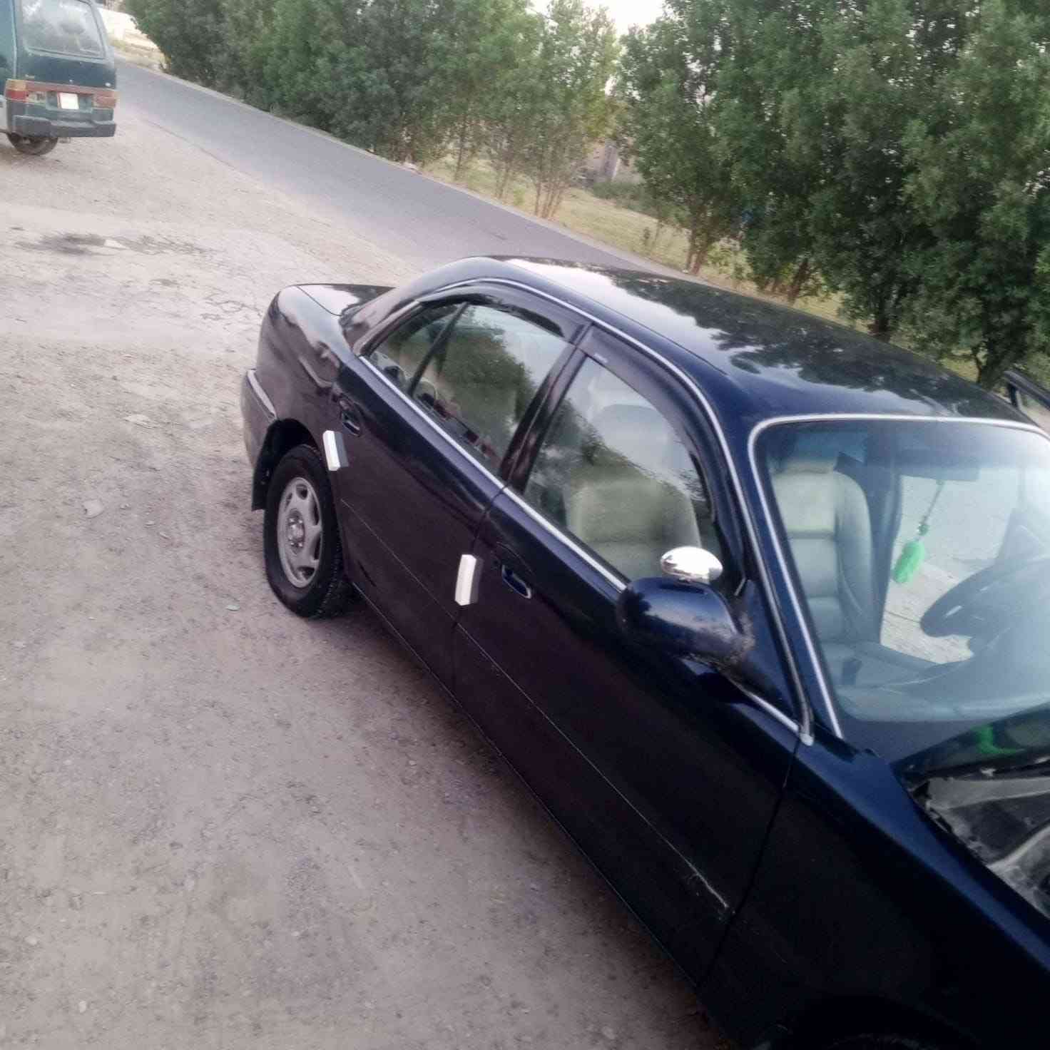 السلام عليكم للبيع سوناتا تو موديل ٩٣ مصبوغة عام بدون حادث بس جمالية رقم بغداد بسمي سنوية جديدة كير عادي محرك مفتوح كير ومحرك كفالة صدر جديد السعر ٤٥ مكاني ابو غريب موبايل ***********
